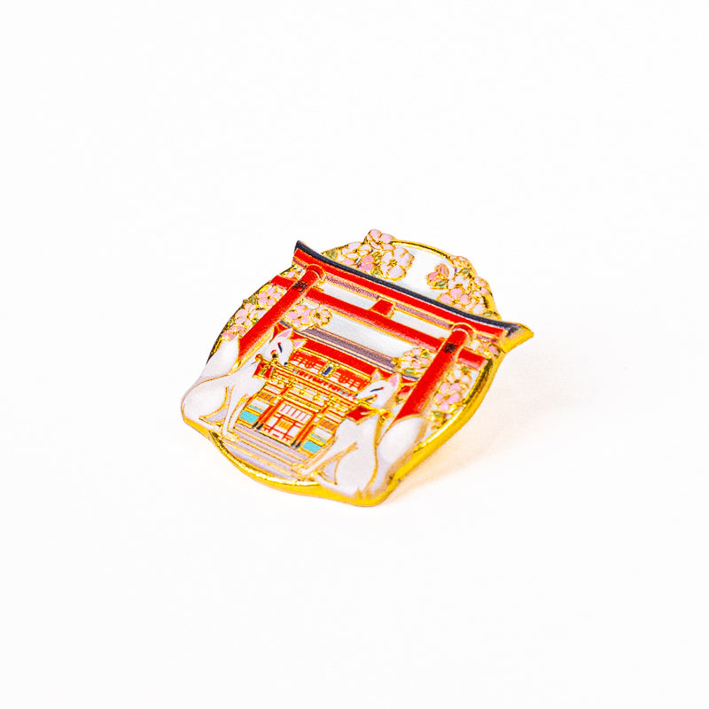Japansk metal-pin med Torii-motiv