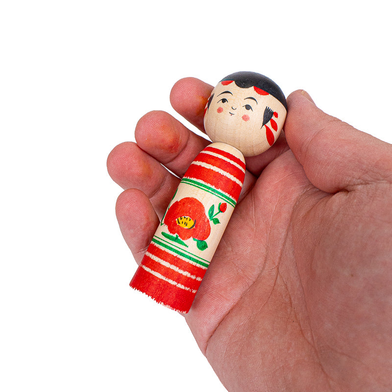 Japansk Kokeshi-dukke - Tsubaki Kamelia - 9 cm