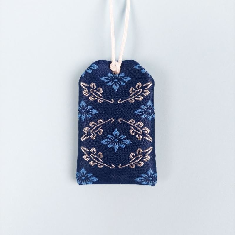Omamori Bleu - Akademisk succes