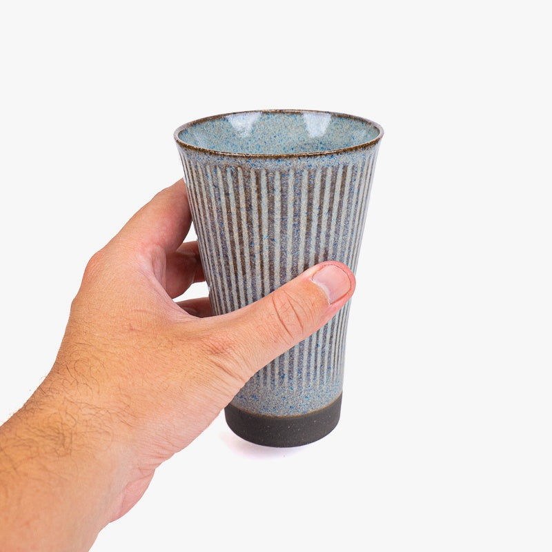 Stort gråt japansk krus